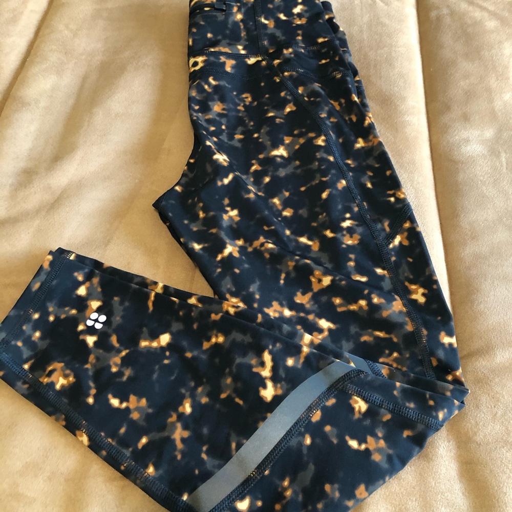 Sweaty Betty Zero Gravity Small 7/8 leggings.